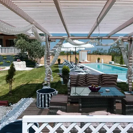 Fokas Luxury * 프리노스